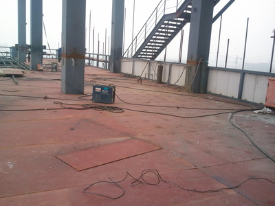 顶层花纹板安装